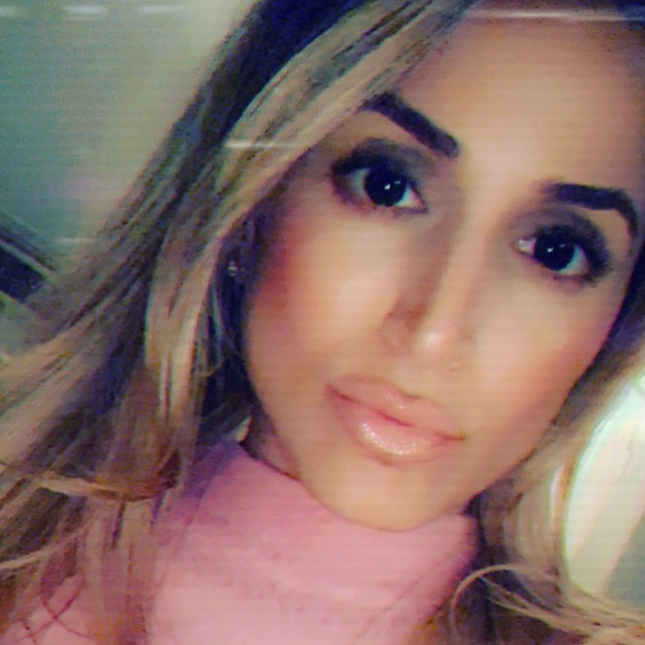 Meet your Posher, Lauren - Picture 1 of 1